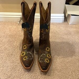 Shyanne Cowgirl boots, Brown with sun flowers